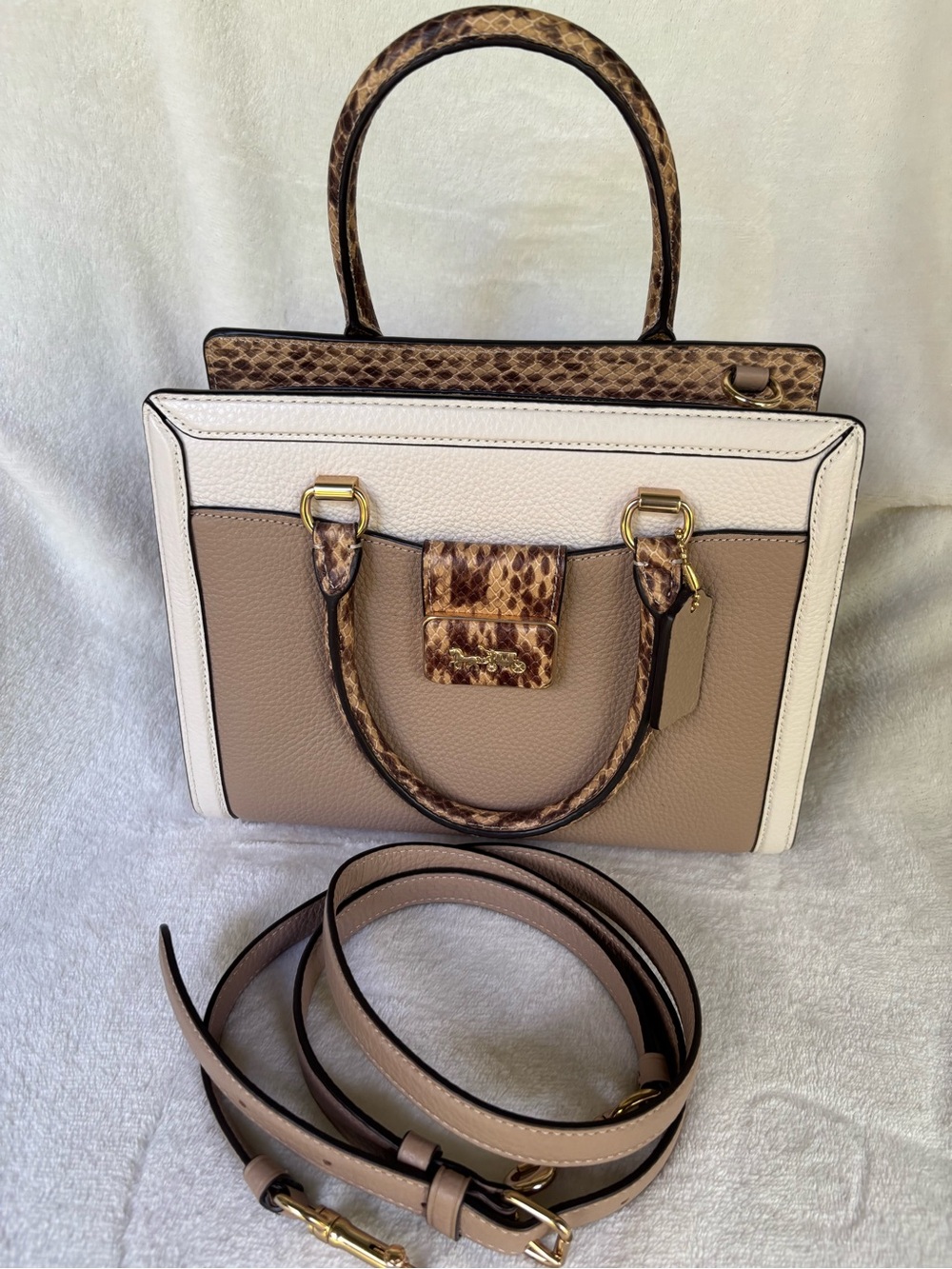 Coach Grace Carryall In Colorblock - Picture 3 of 15